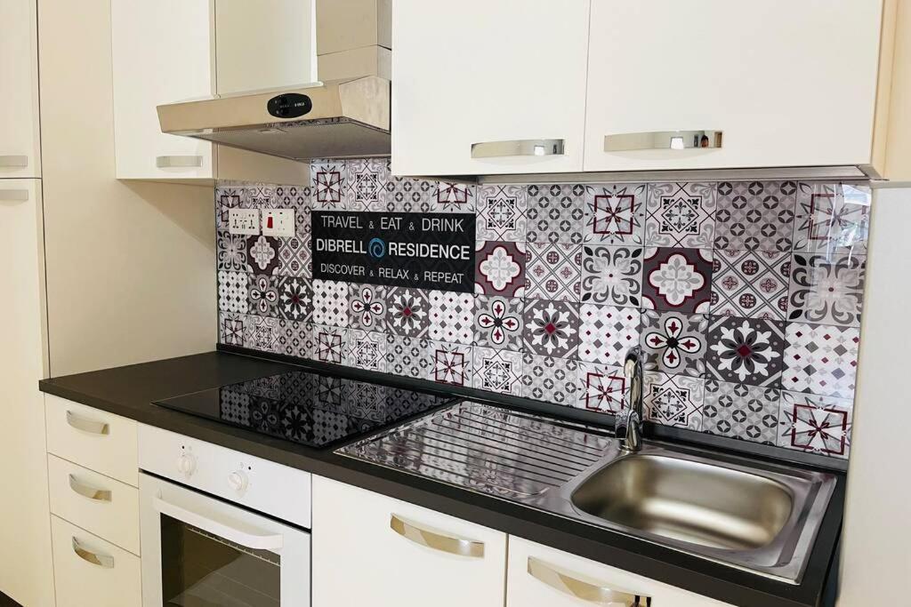 2 Bed Apt In Heart Of St Julians - 5Min From Seafront Saint Julian's Екстер'єр фото